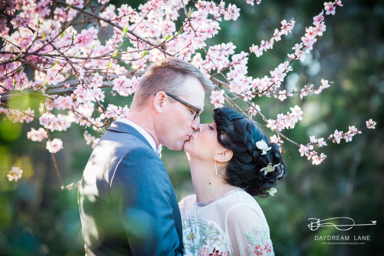 spring wedding kiss